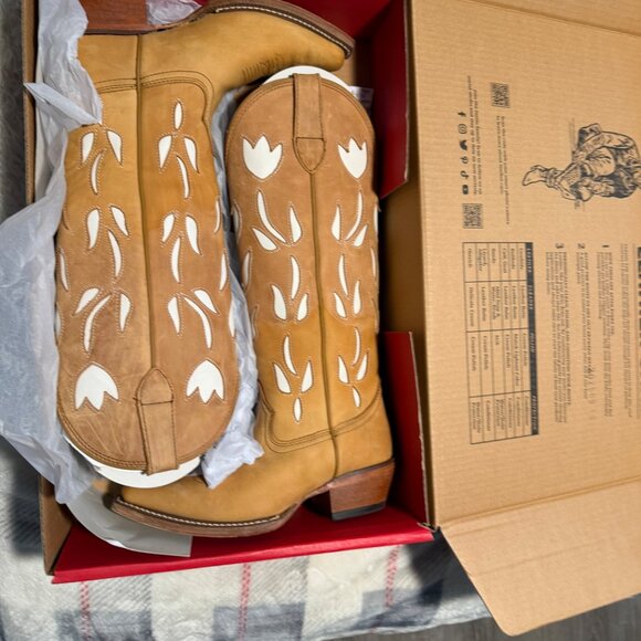 Brand New Justin Boots - Picture 3 of 3